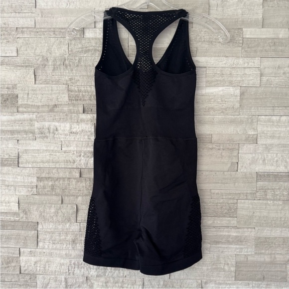 aerie Offline Seamless Laser Cutout Detail Black Workout Athletic Romper - Picture 4 of 6